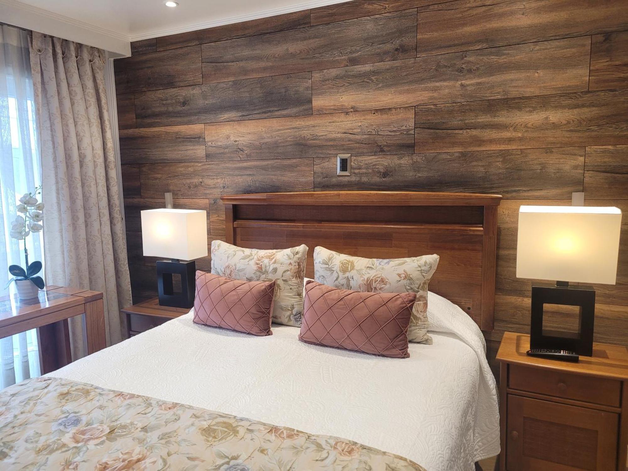 Hotel Puerta Del Lago Puerto Varas Eksteriør billede
